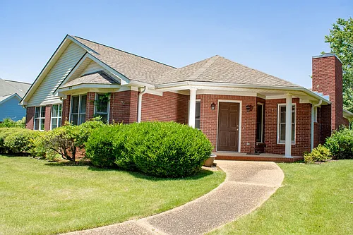 637 Homewood Dr Photo 1