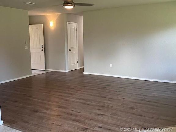 5th image of 326 E 136th Pl S