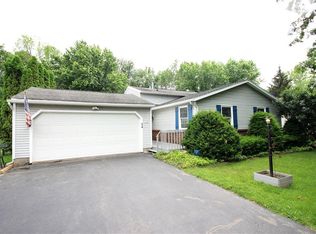 54 Reddick Ln, Rochester, NY 14624
