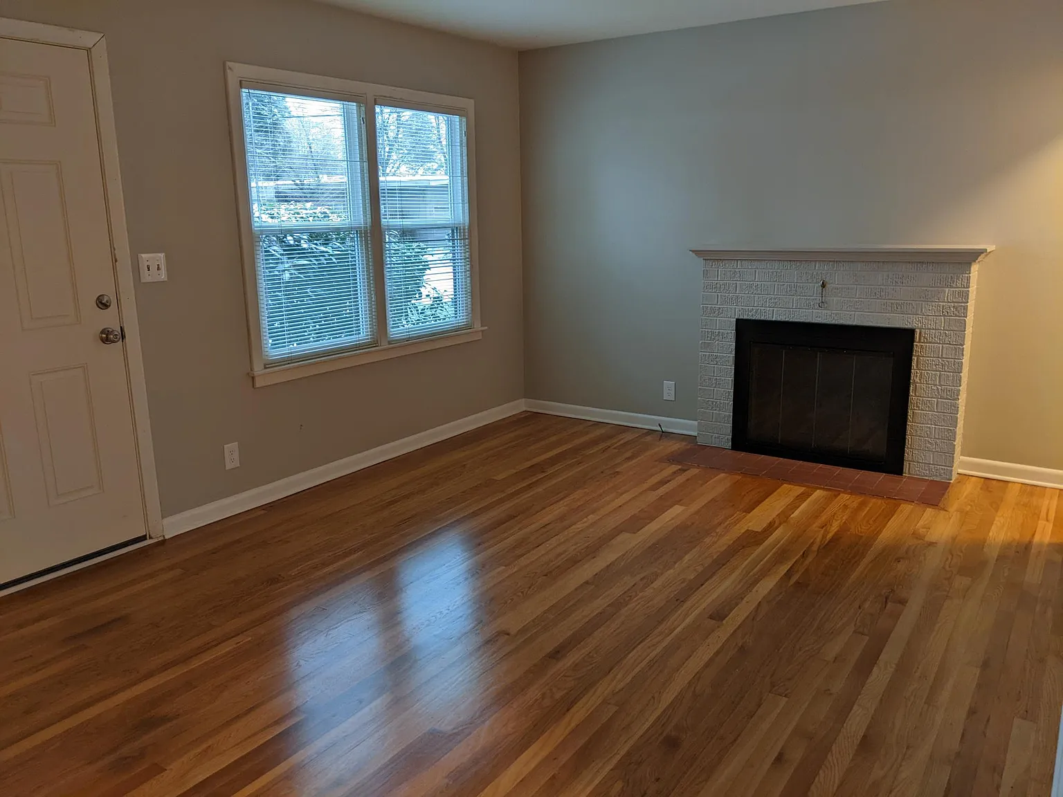 2 bed, 984 sqft, $1,800 — Photo 3