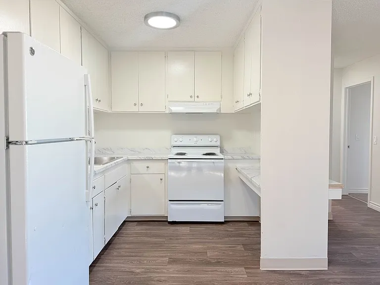 Oak Valley Apartments — Photo 28