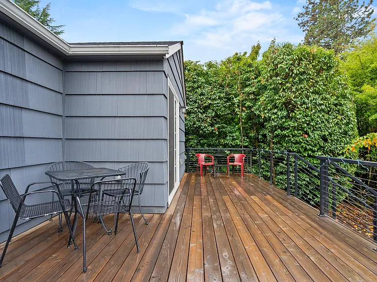 6718 SW 36th Ave — Photo 19