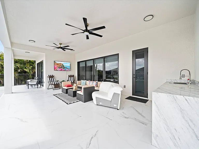 2636 Surfside Blvd — Photo 34