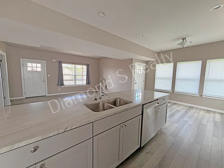 2124 N Bradbury Ln — Photo 9