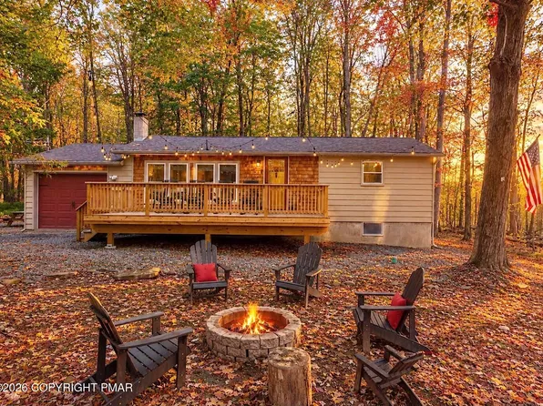 2034 Lehigh Dr, Pocono Lake, PA 18347