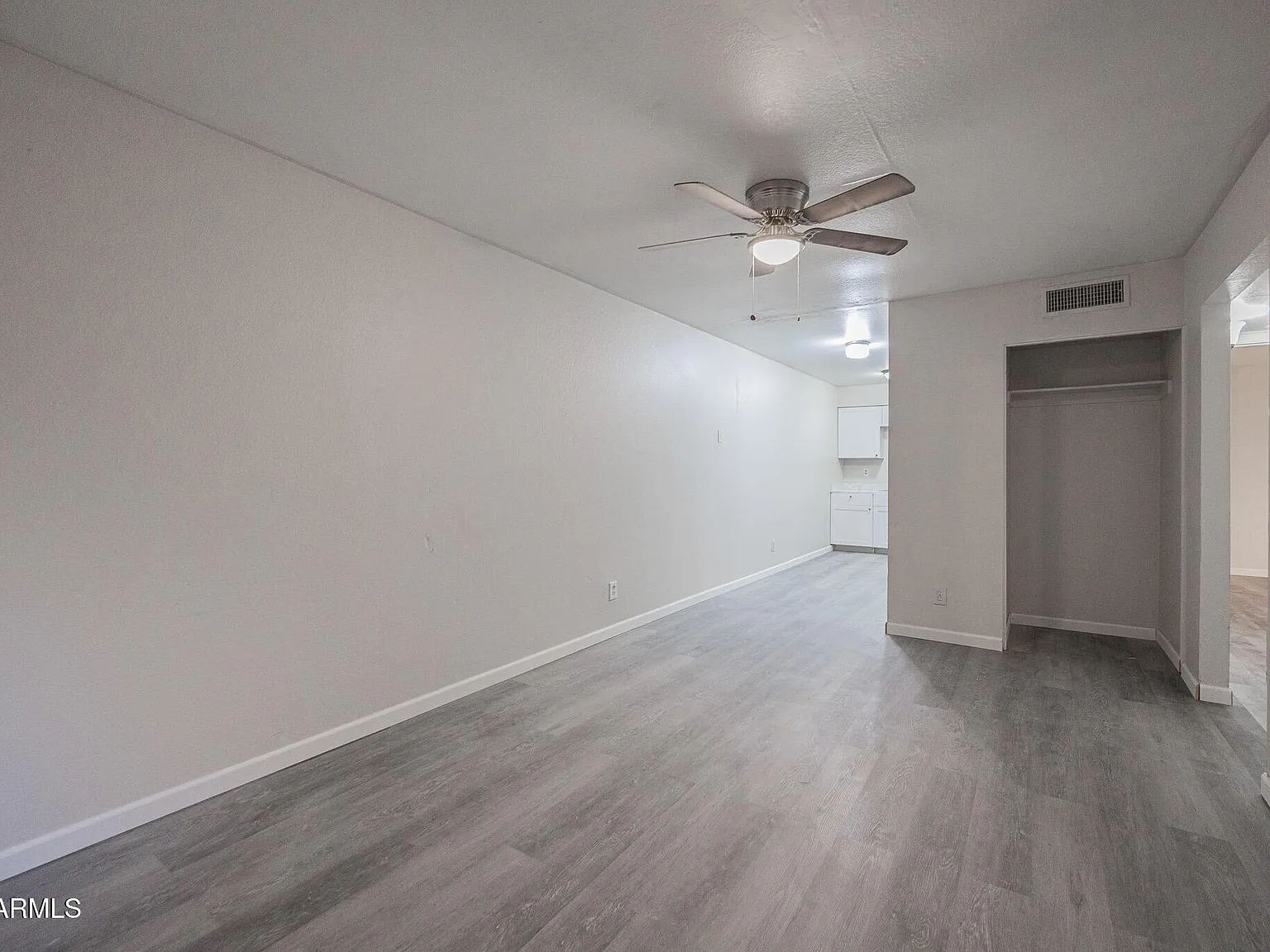 2 bed, 1.0 bath, 600 sqft, $995 — Photo 2