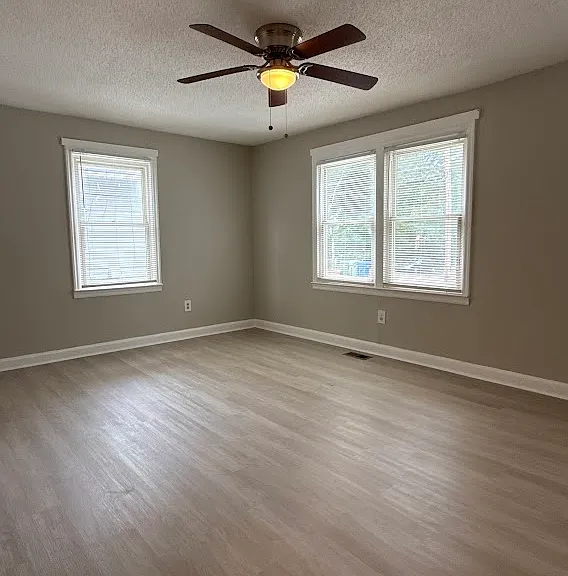1376 Lockwood Dr SW — Photo 9