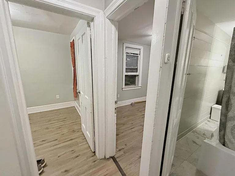212 Mannion Ave — Photo 30