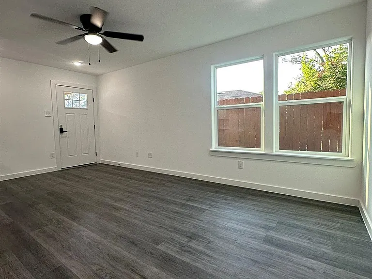 7611 Shotwell #B — Photo 3