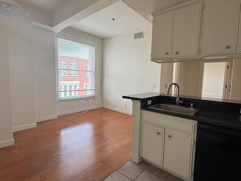 14 N Fair Oaks Ave #302 — Photo 4