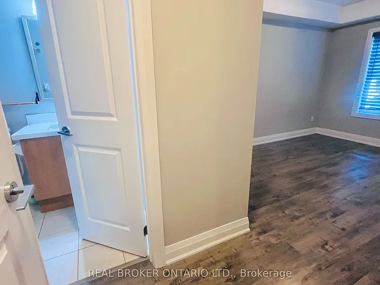 320 John St #214 — Photo 13