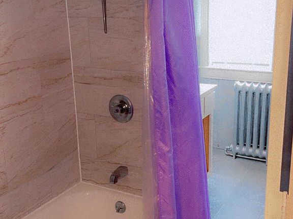 Shared Full Bathroom