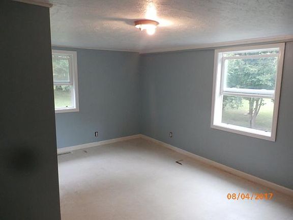 4th image of 2760 E Colony Ave