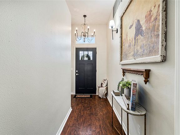 3rd image of 308 Glenwood Pl