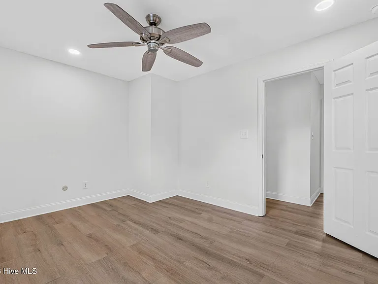 8305 Bald Eagle Ln — Photo 41