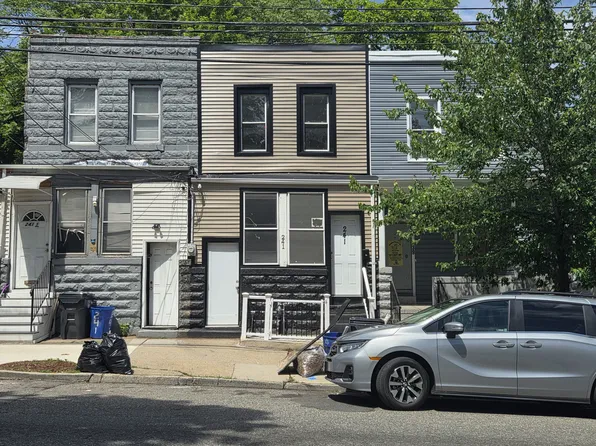 241 1/2 Hawthorne Ave, Newark, NJ 07112
