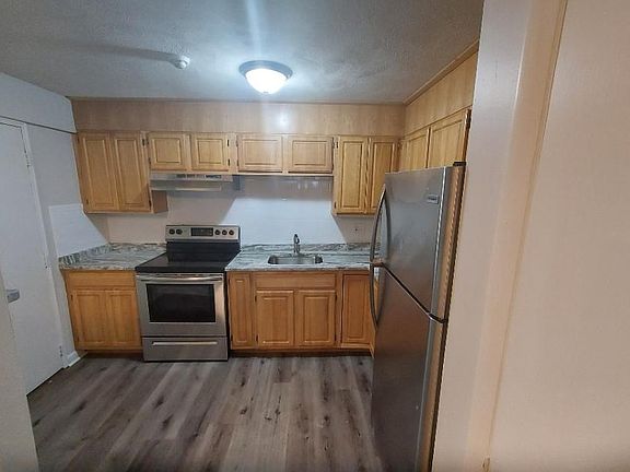 2nd image of 55 Elmwood Park APT 2