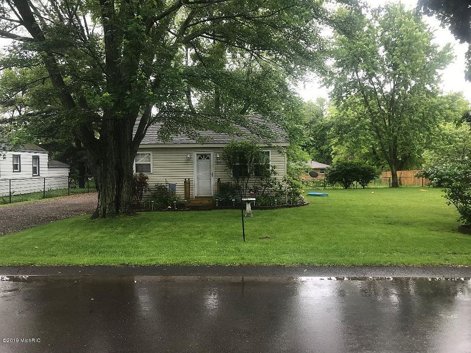2nd image of 177 Bradley St