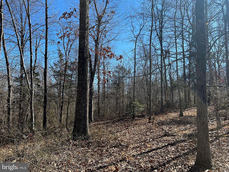 2nd image of Woods View Ln