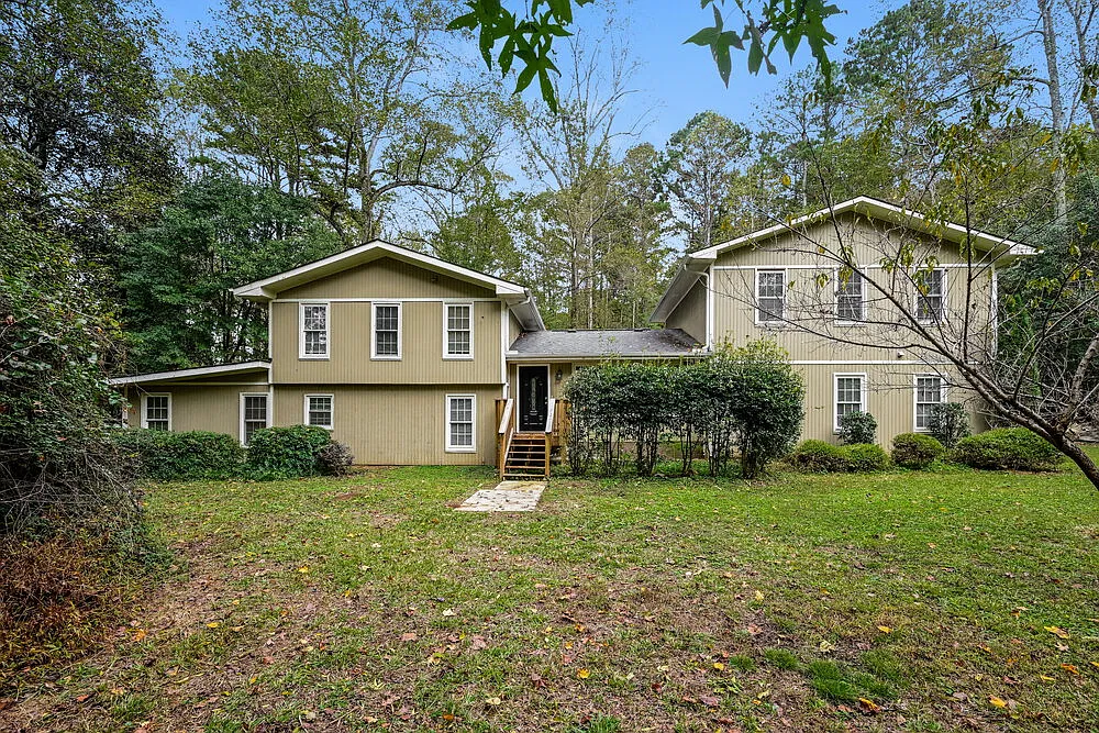 4 bed, 4.0 bath, 3800 sqft, $2,950 — Photo 1