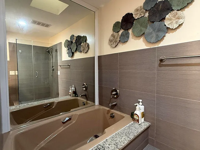 803 NE 2nd Ave #STUDIO — Photo 8