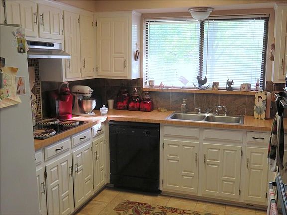 5th image of 212 Buffalo Creek Dr