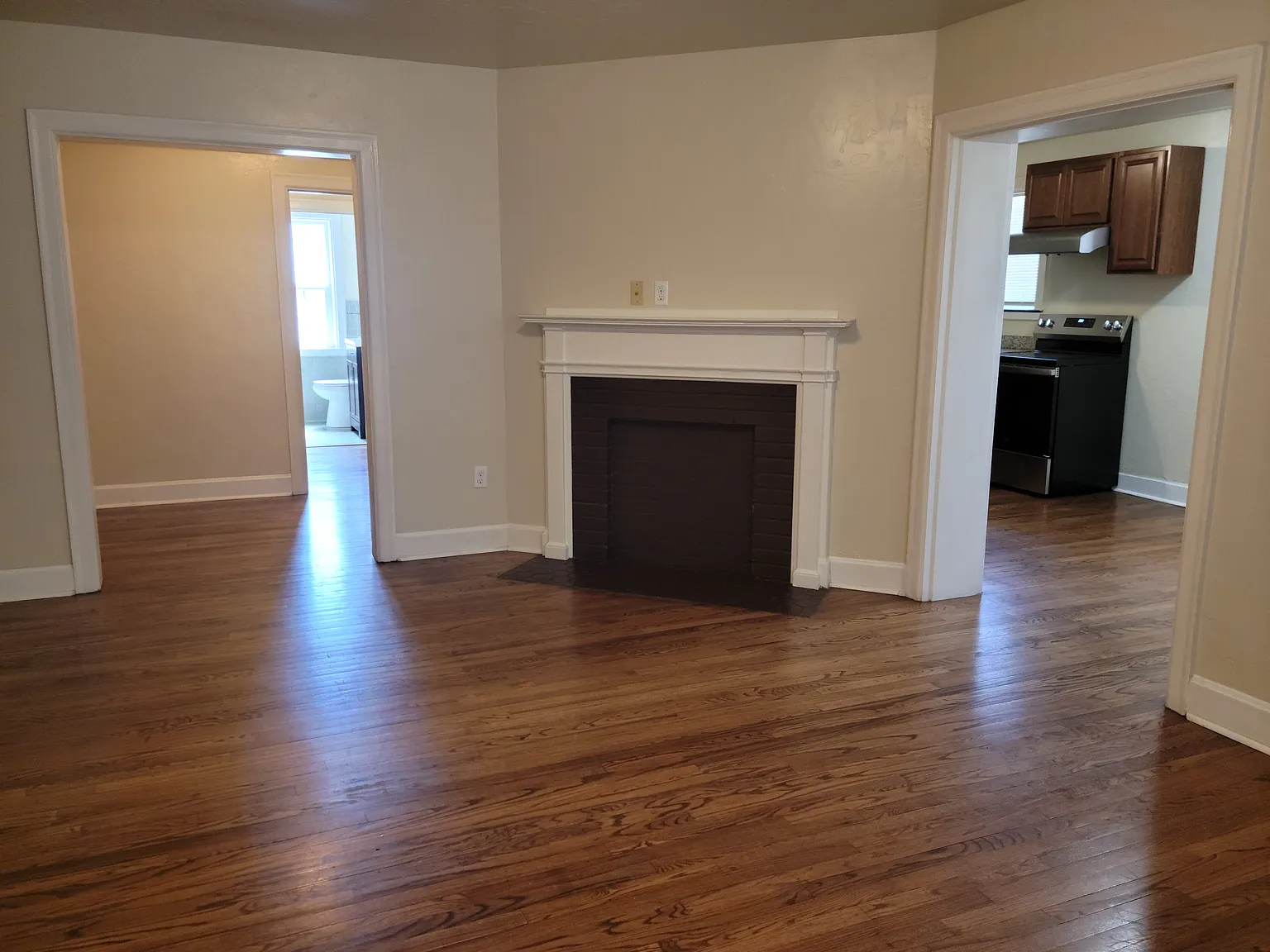2 bed, 875 sqft, $1,650 — Photo 3