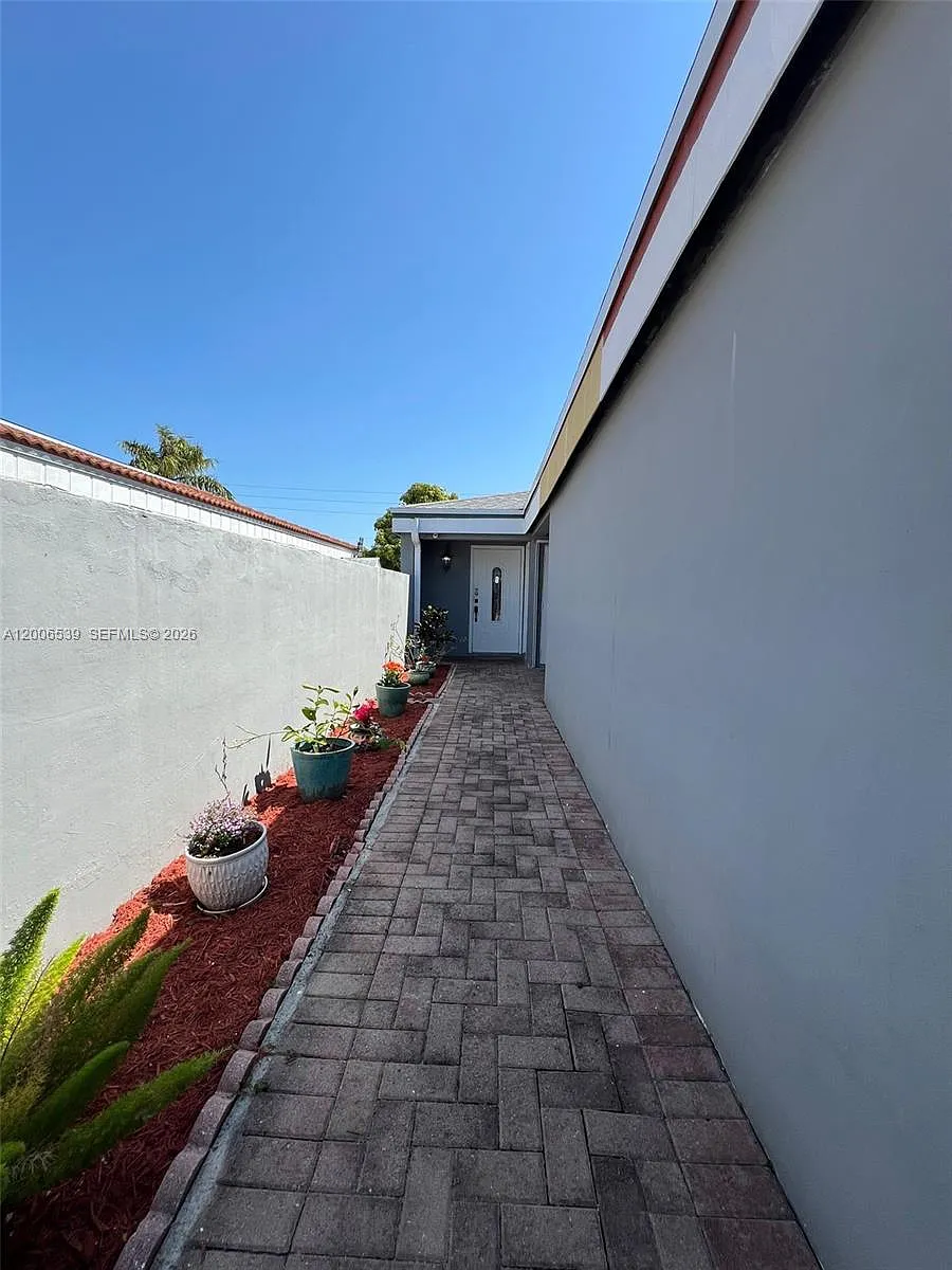 Building Photo - 11600 SW 83rd Ter