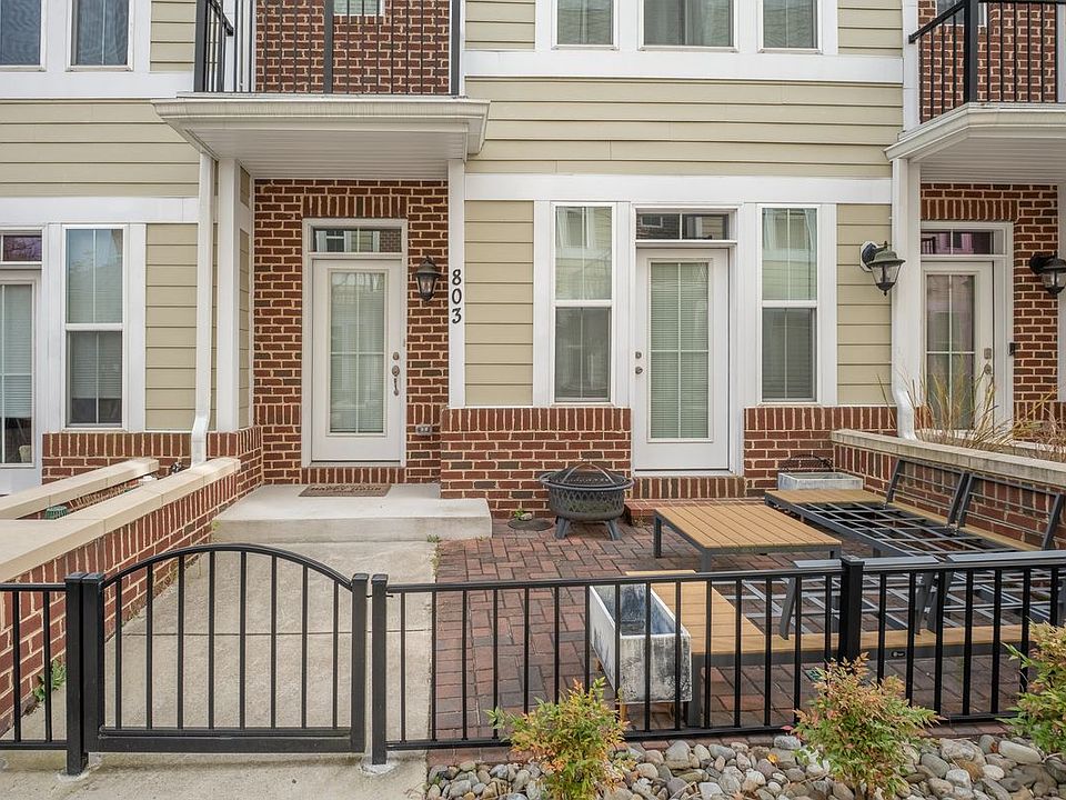 1st image of 803 Francis Harris Pl