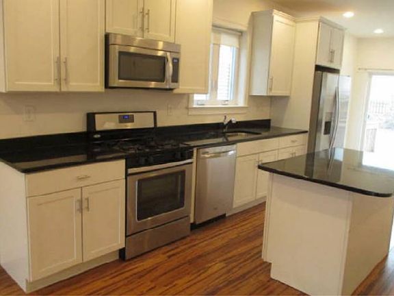 1st Floor: Kitchen