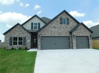 767 Via Perona Rd, Springdale, AR 72762