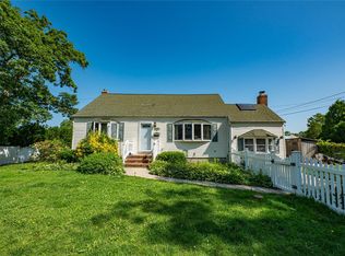 805 Arlington Rd, West Babylon, NY 11704