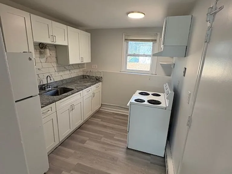 11 Foote Rd #5 — Photo 5