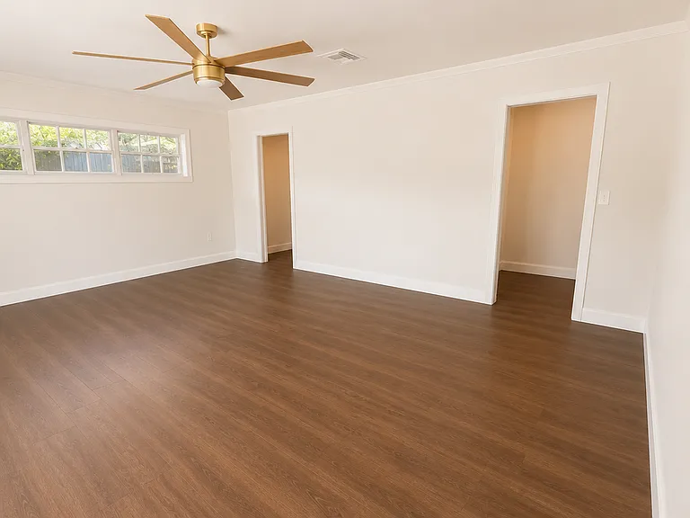 1325 N Lake Otis Dr — Photo 6