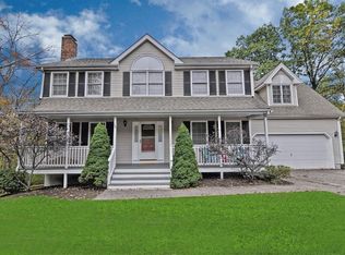 19 Acorn St, Bellingham, MA 02019