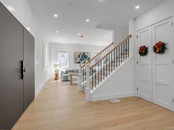 8366 Charlecote Ridge