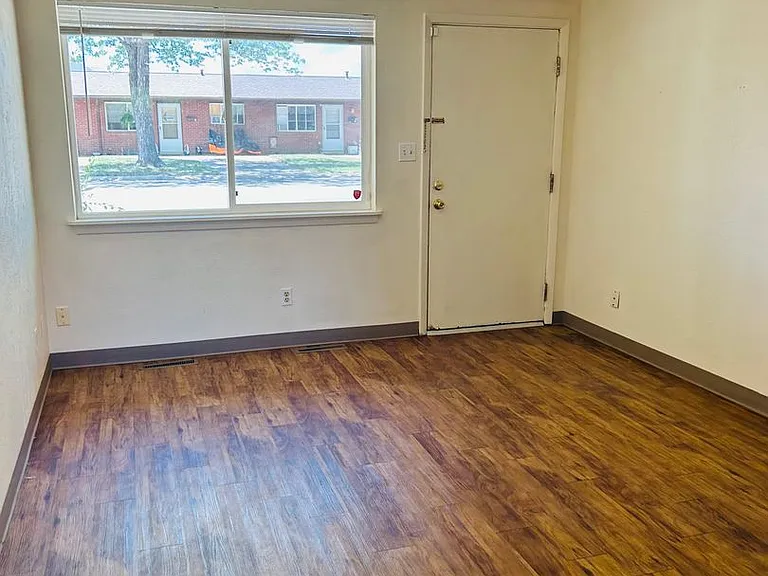 4904 S Iowa Ave — Photo 3