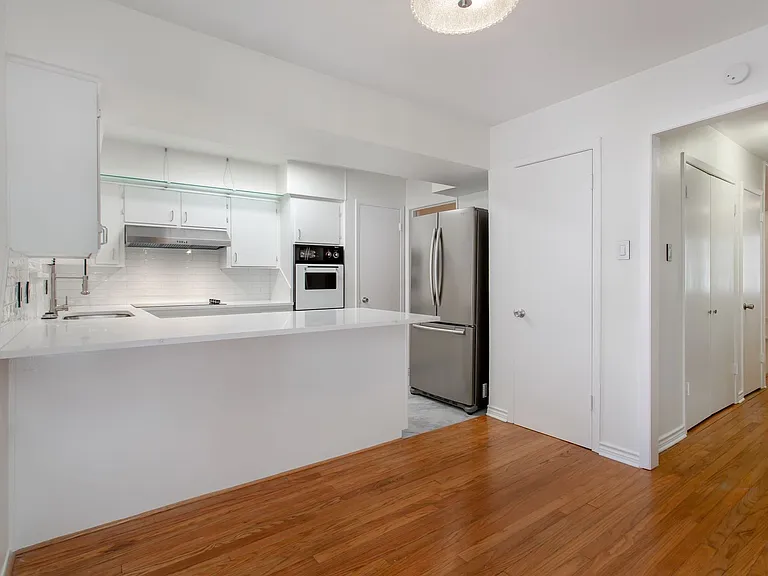 7475 Brentcove Cir — Photo 16