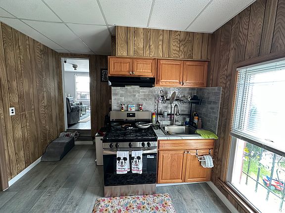 2nd image of 341 Mason Ave #2