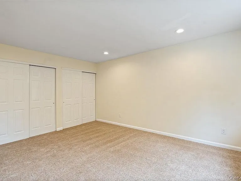 90 Foxwood Dr — Photo 22