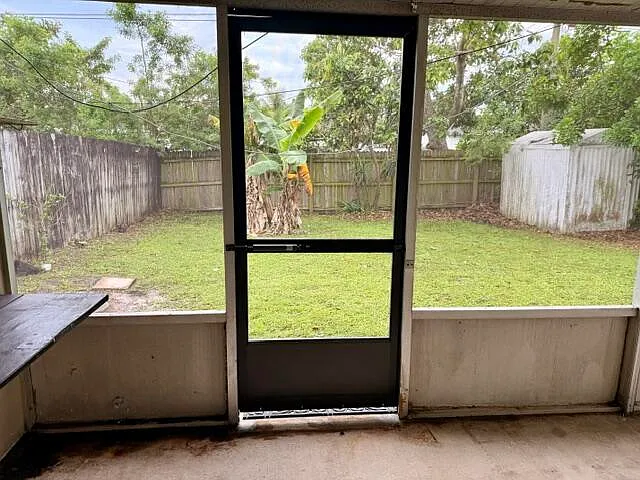 9440 SW 51st St — Photo 12