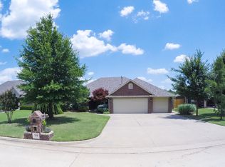 528 Blue Sky Dr, Midwest City, OK 73130