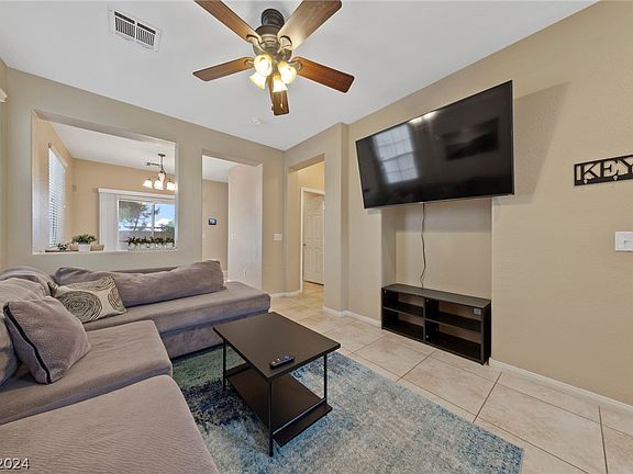 5th image of 10441 Meadow Village St