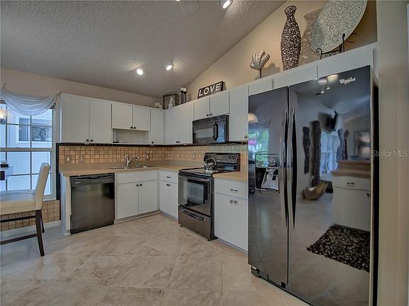 4th image of 17816 SE 115th Ct