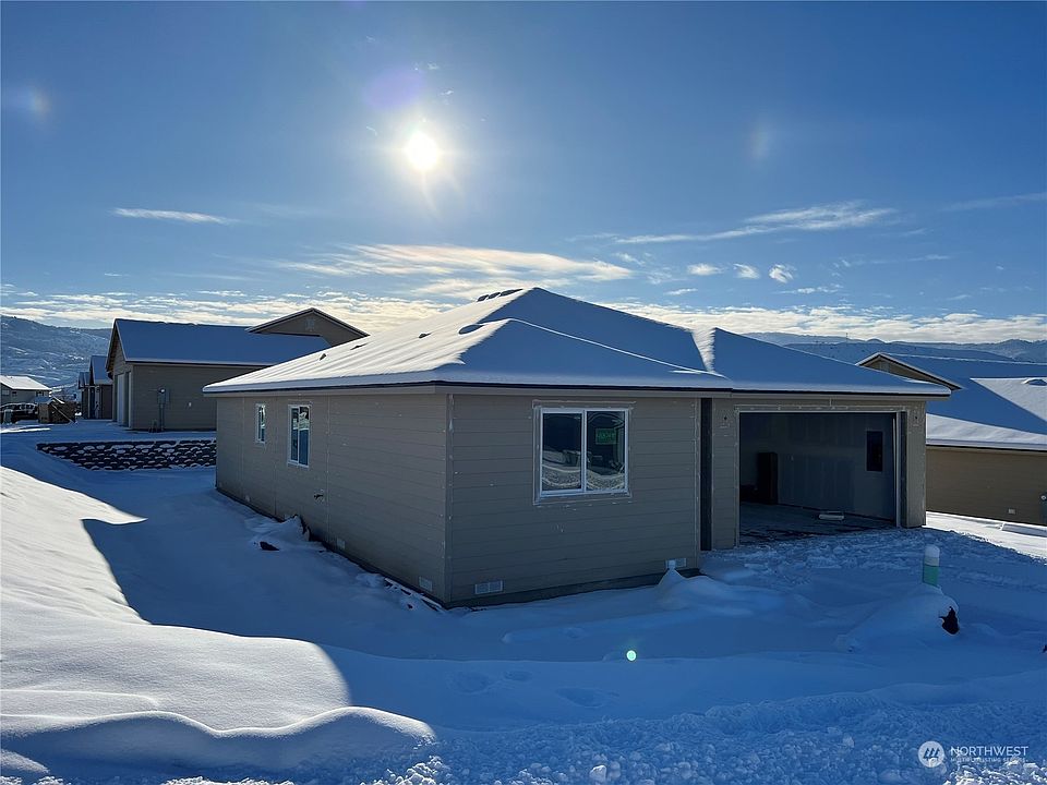 2nd image of 2332 SE 3rd Street