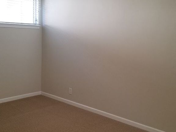 5th image of 1031-1037 N Ogden Dr #1037-02