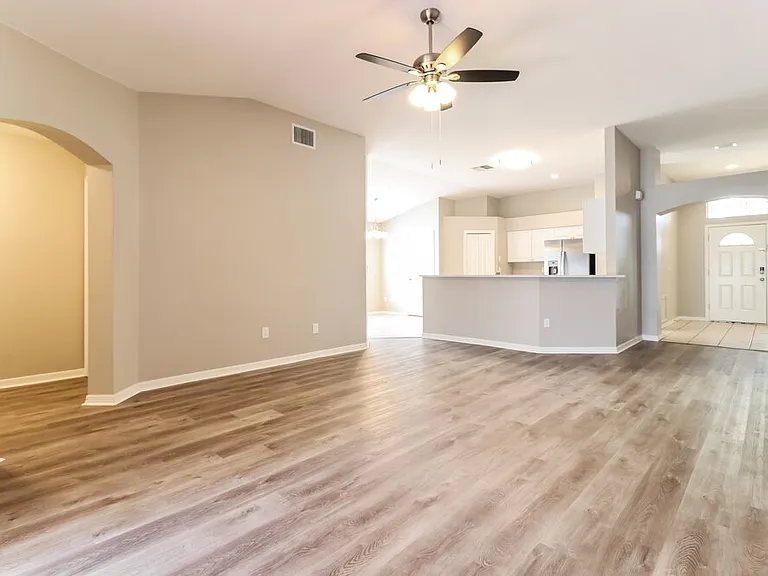 3304 Pin Oak Ln — Photo 5