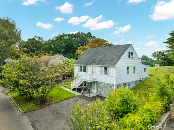 143 Red Oak Road, Bridgeport, CT 06606