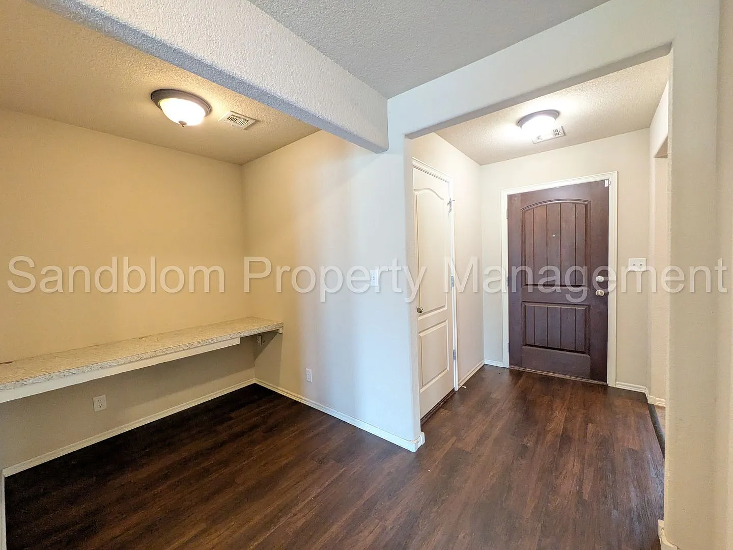 For Lease | Jenks | Available Now! — Photo 2