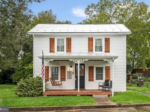 213 Shenandoah Ave, Edinburg, VA 22824
